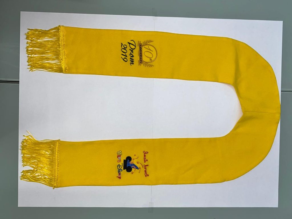 Estola tipo Bufanda bordeada